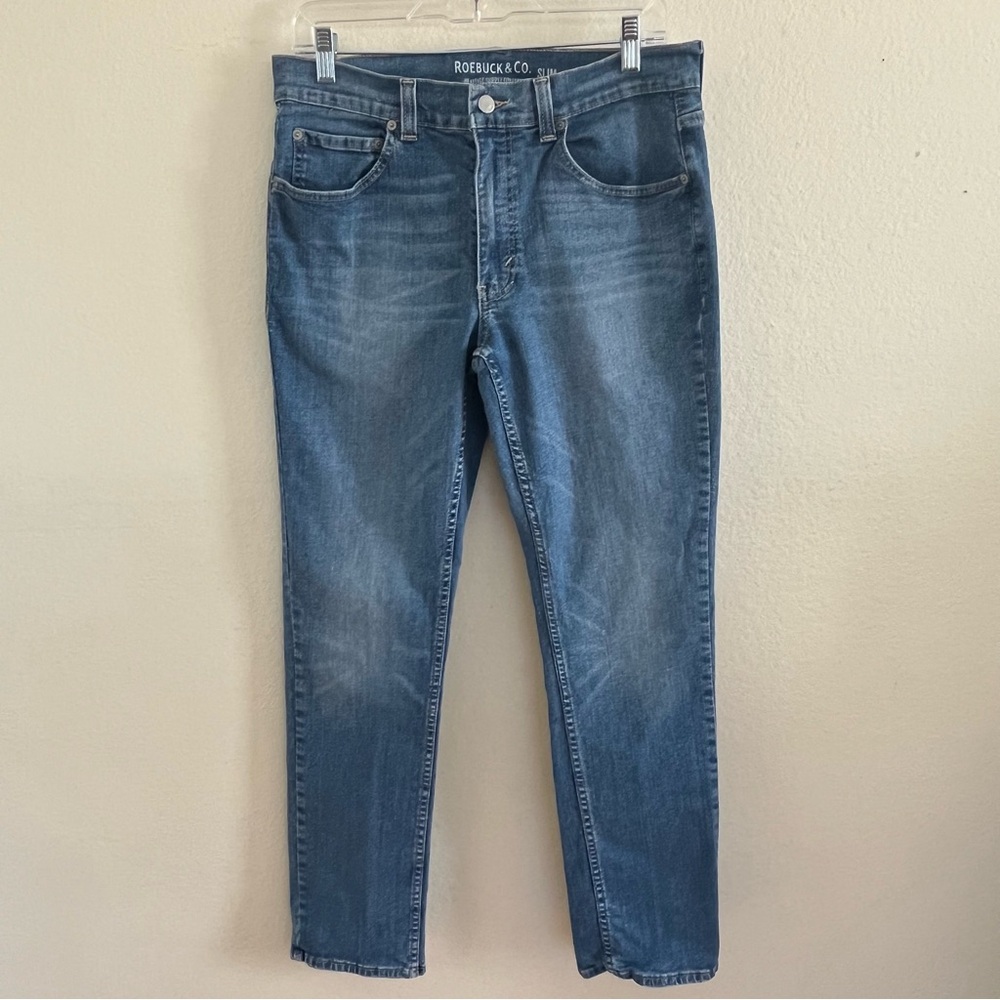 Roebuck & Co. Slim Fit Tapered Leg Blue Jeans Size 32” x 30”